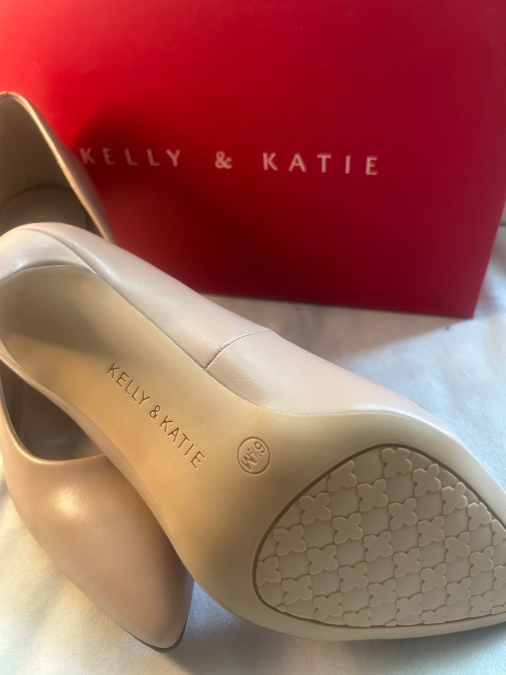 Kelly & Katie Beige Pointed-Toe Mid Heel Pumps - Picture 5 of 7